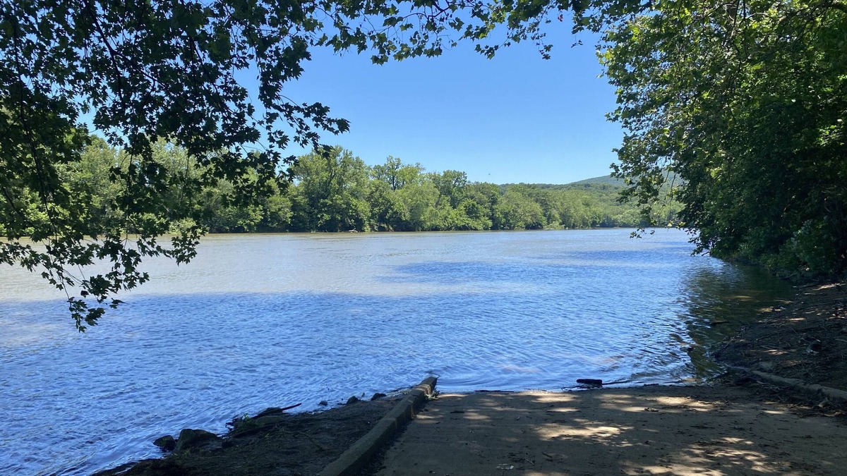 Millville House | Single Level, 3 Bedroom Home In Between Harper's Ferry & Casino.