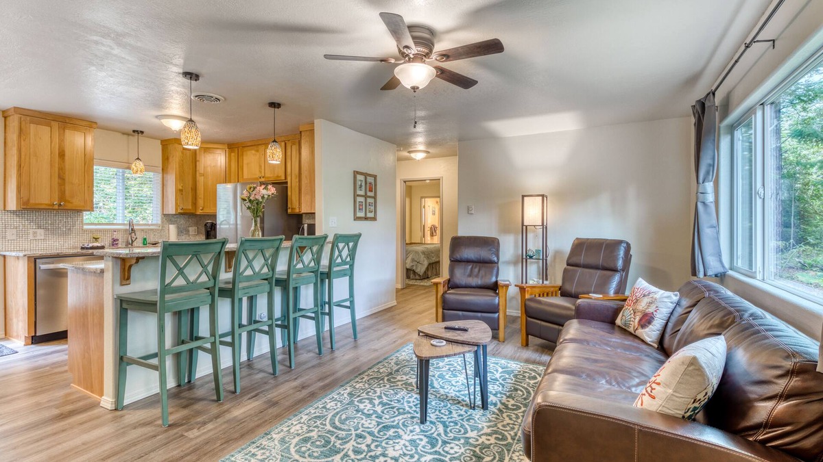 Bandon House | Single-level, dog-friendly home w/private fenced-in yard & easy beach access