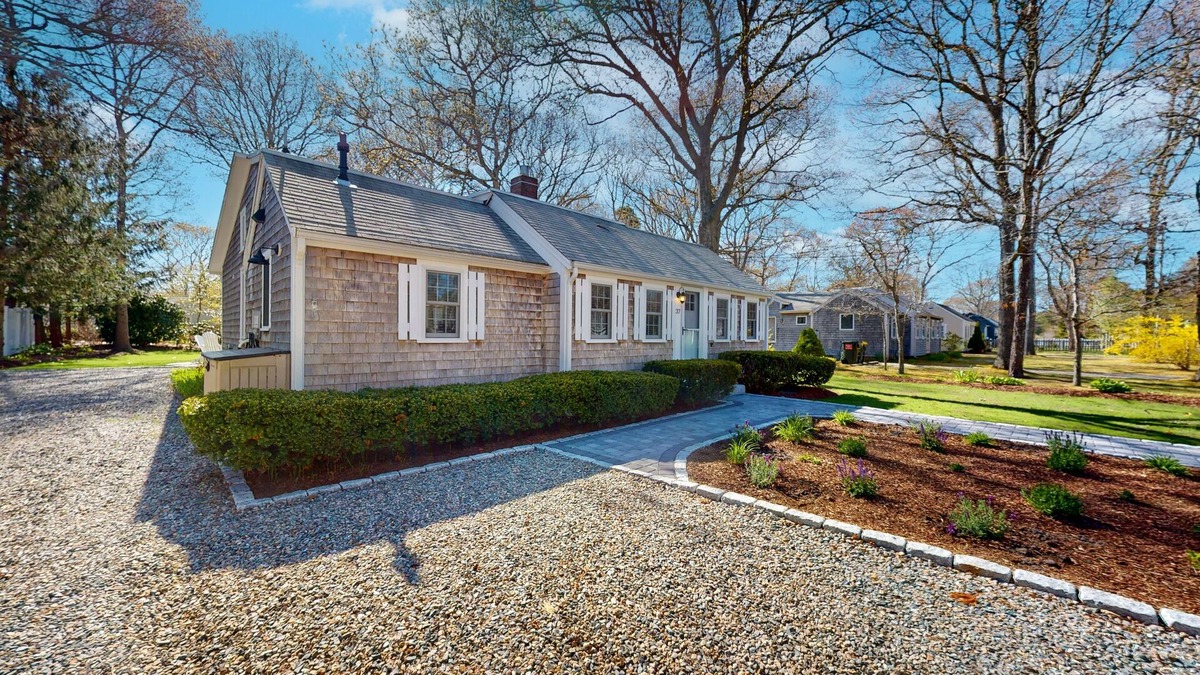 West Yarmouth House | Single-level home, New kitchen and bath, Patio, Gas firepit & WiFi