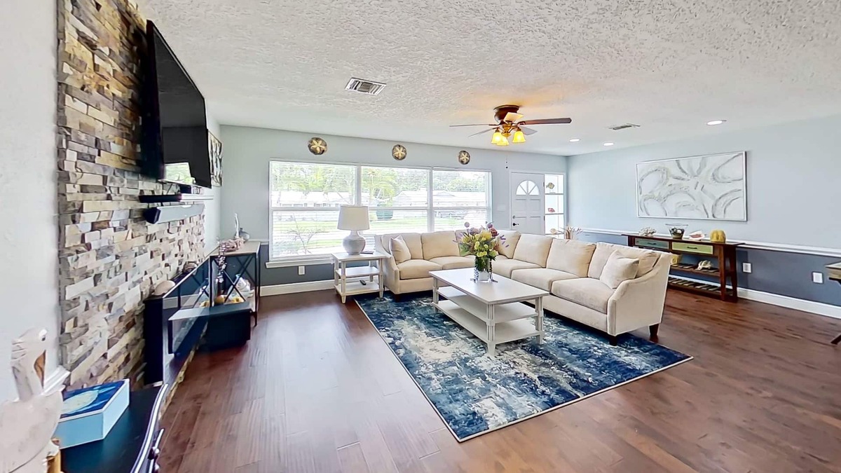 Harbor Bluffs House | Single-level home with enclosed yard, screened lanai, AC, & washer/dryer