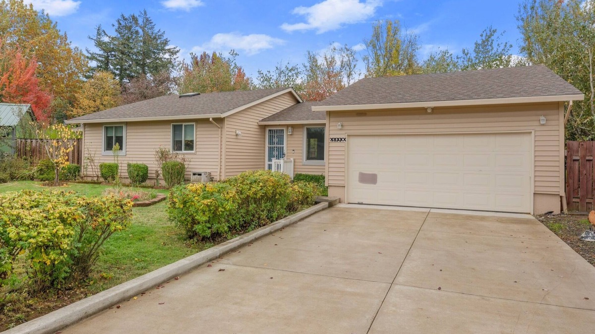 Troutdale House | Single-Level Ranch in Troutdale – Perfect for Families & Medical Professionals