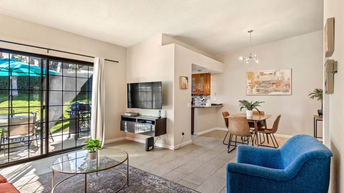 Tahquitz River Estates Villa | SINGLE LEVEL VILLA, STEPS TO POOL AND JACUZZI - MESQUITE COUNTRY CLUB