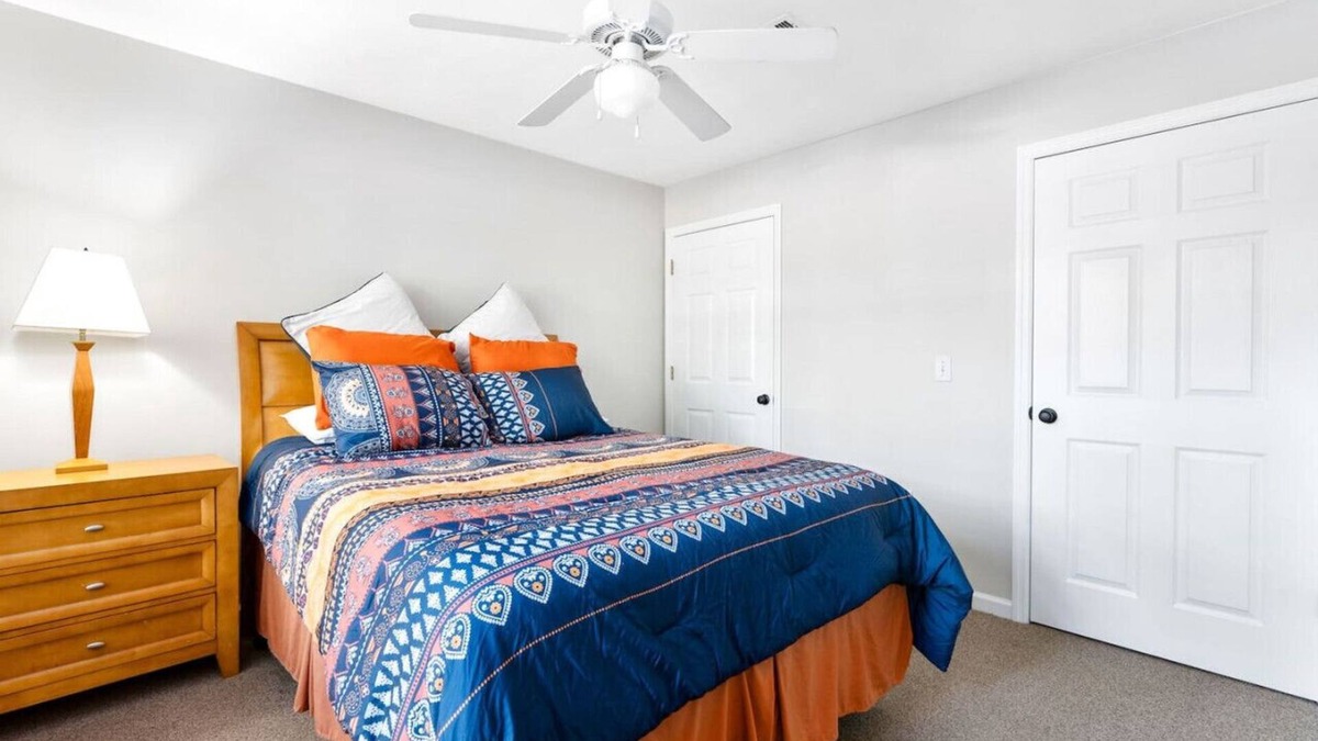 Auburn Apartment | Single Room 1 with Shared Space