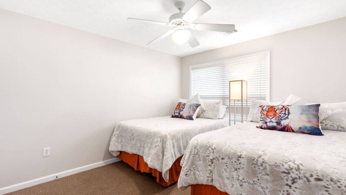 Auburn Apartment | Single Room 2 with Shared Space
