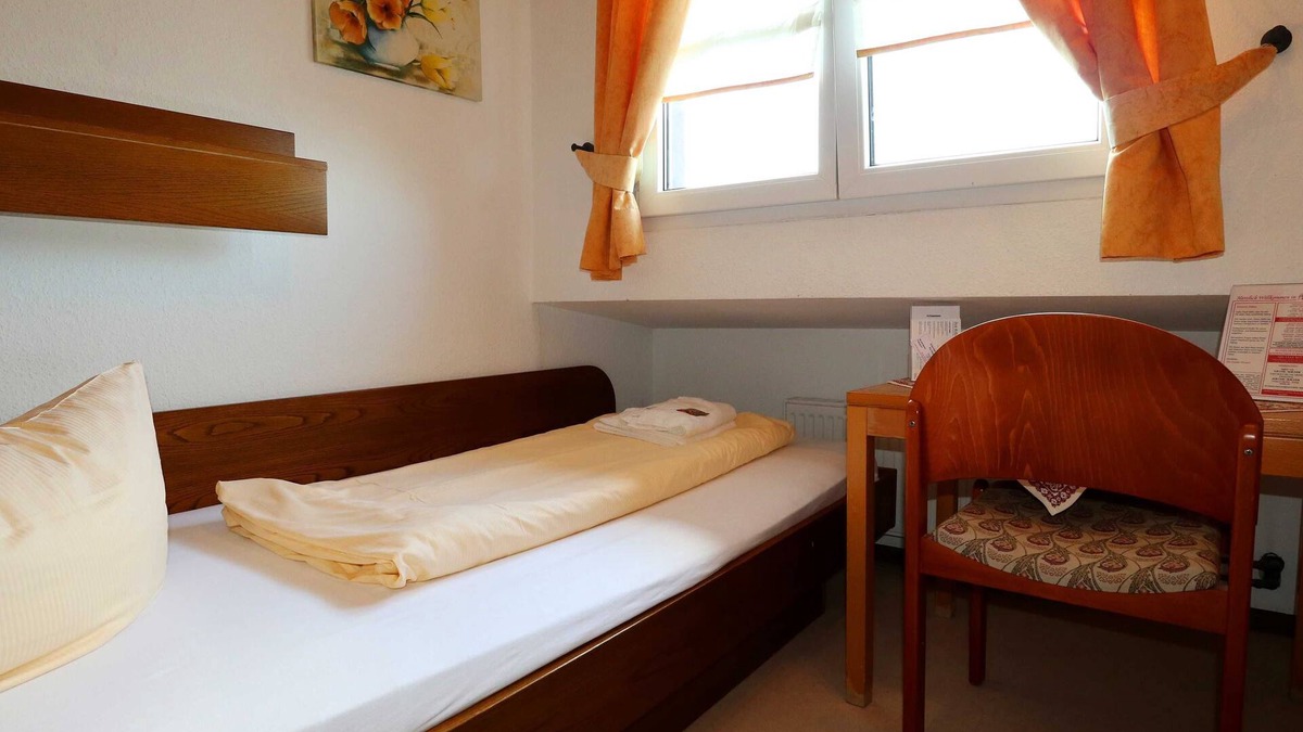 Rheinhausen Cottage | Single room Cat. A, non-smoking, WC and shower - Hotel Werneths Landgasthof