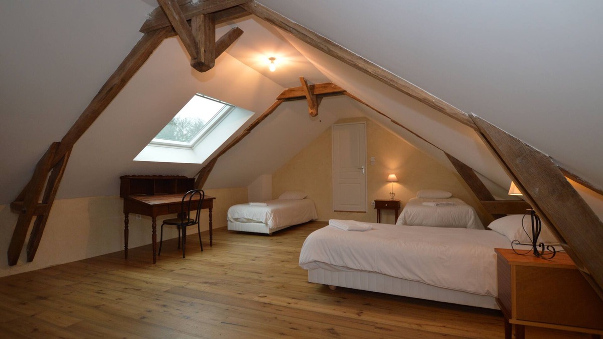Servon-sur-Vilaine Bed & Breakfast | Single room in Gîte, kitchen and living room.