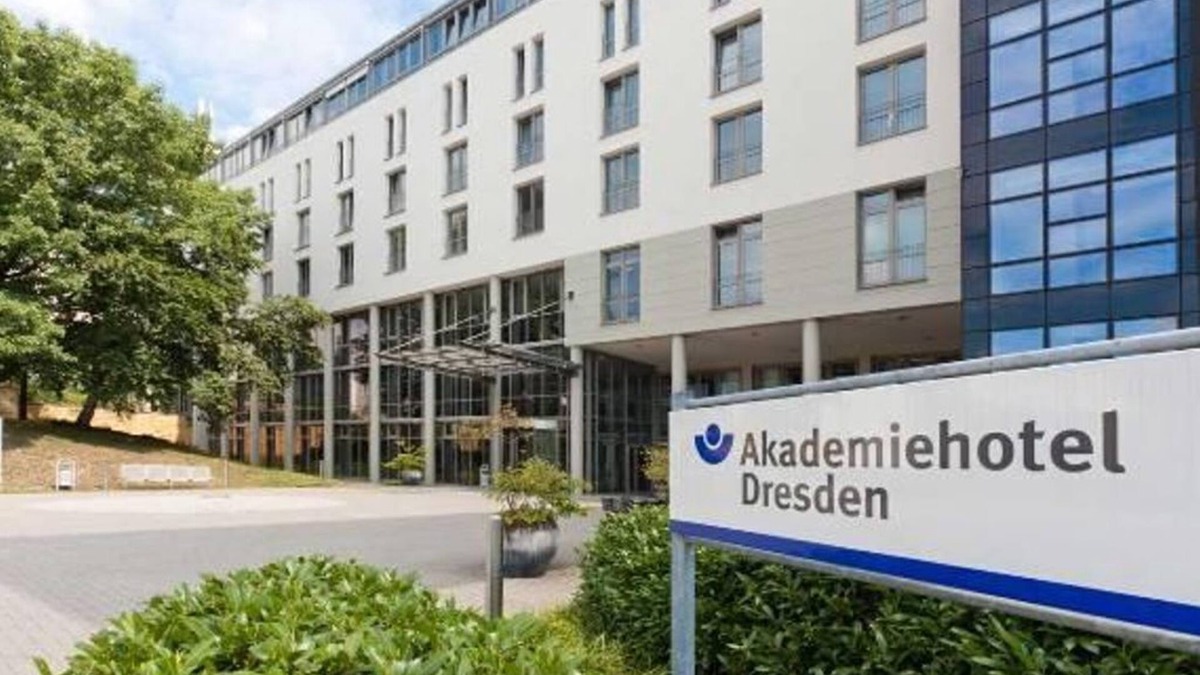 Hellerberge House | Single room, shower or bath, WC - Akademiehotel
