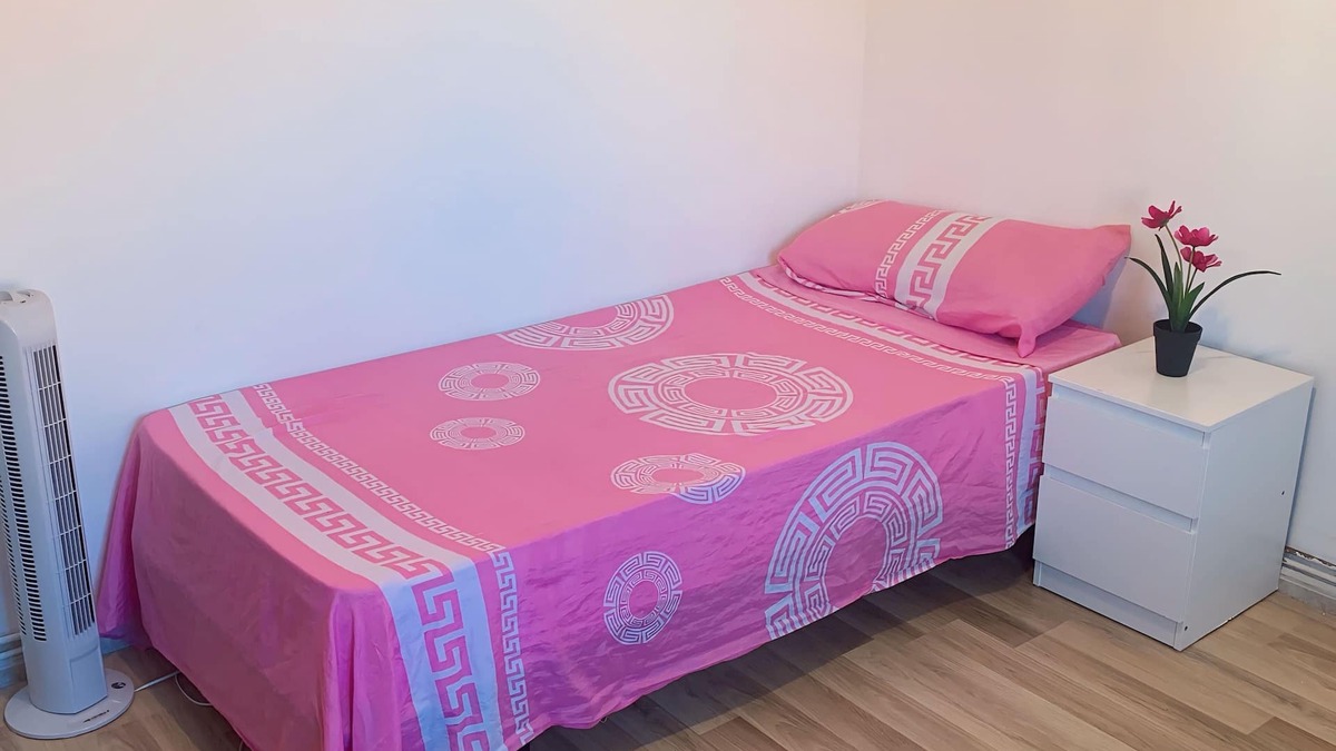 Getafe Apartment | Single room with fan and quiet