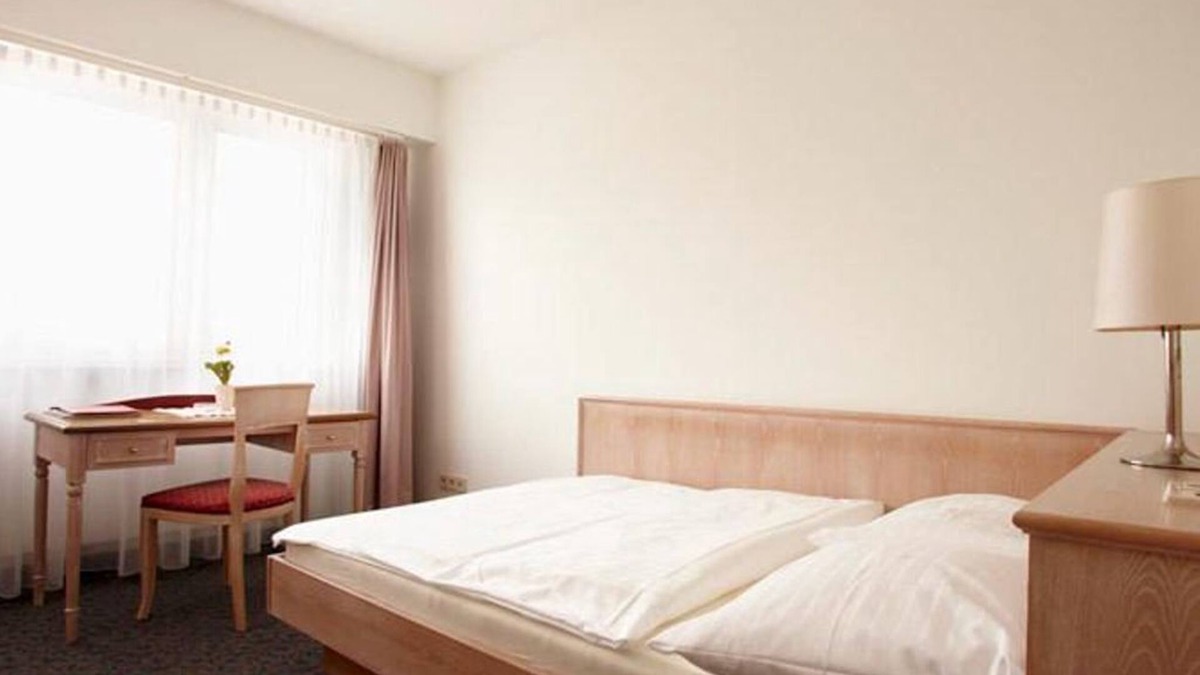 Salzburg-Sud House | Single room with shower or Bathroom, toilet - Amadeo Hotel Schaffenrath
