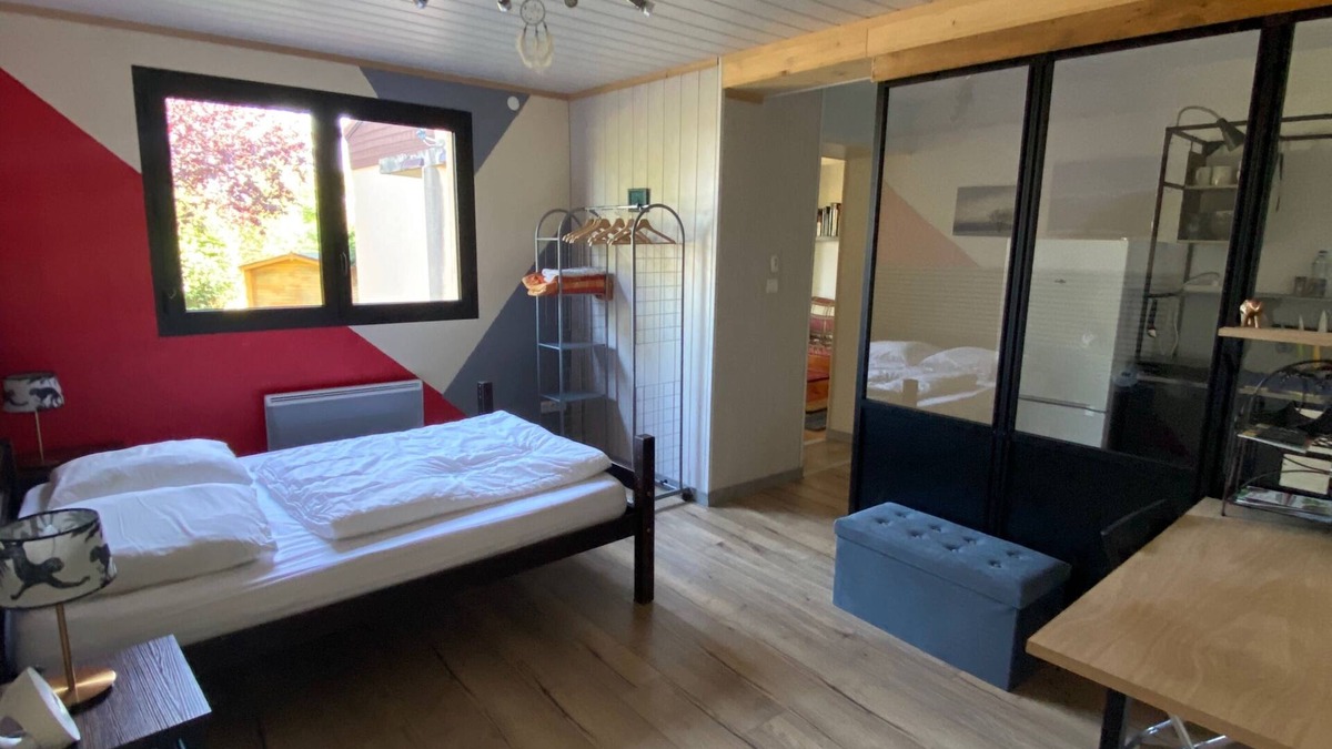 Saint-Hilaire-la-Croix Apartment | Single-storey, bucolic T 2 in the Combrailles region of Puy-de-Dôme.