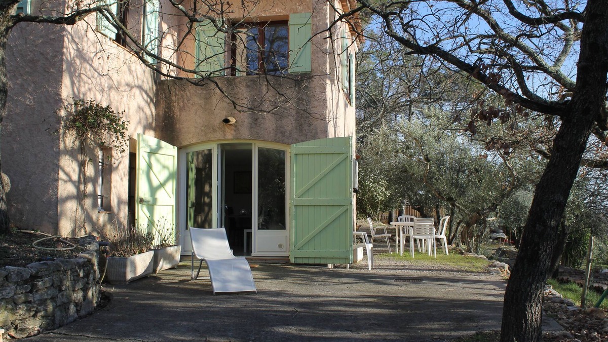 Saint-Paul-en-Foret Apartment | Single-storey apartment for 4