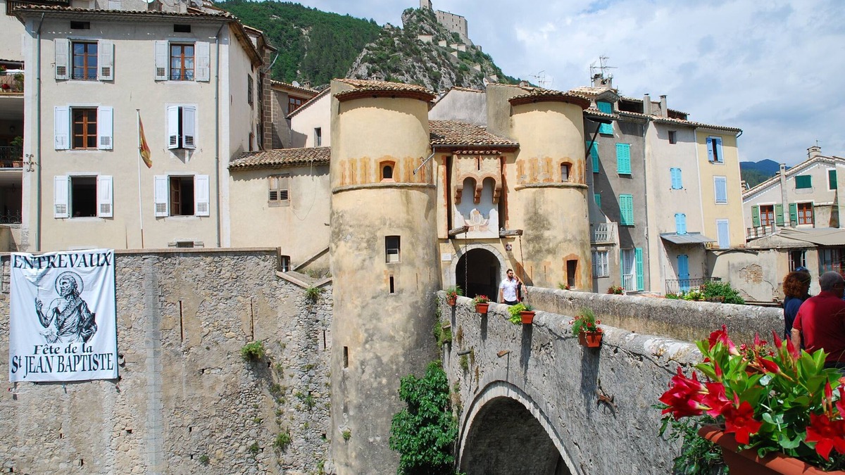 Entrevaux Apartment | Single-storey apartment in the heart of Entrevaux