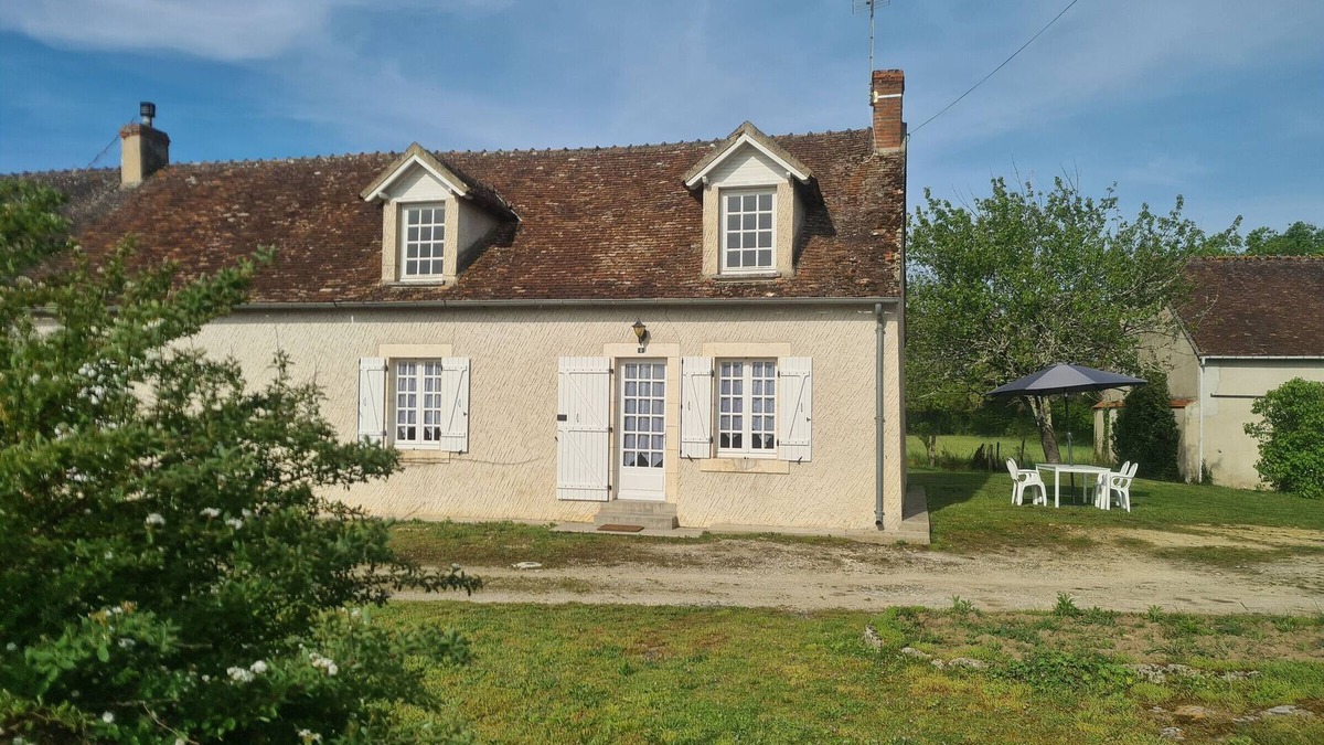 Migne Cottage | Single-storey house in Berry - Pond view - All charges included