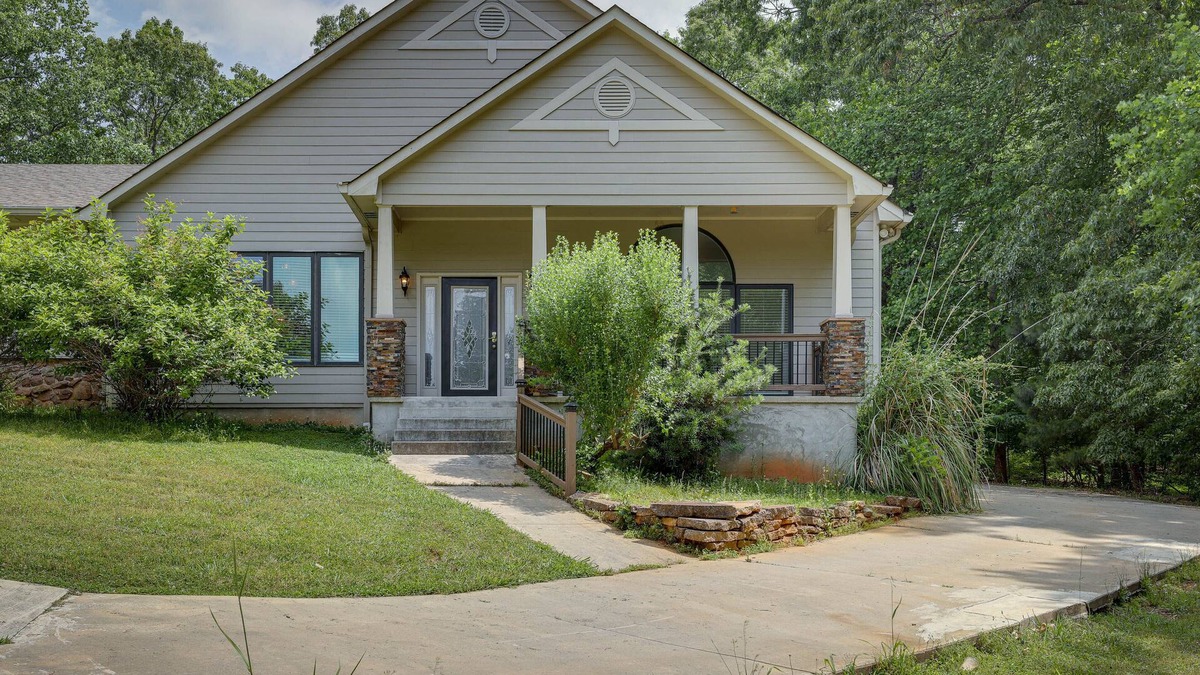 Rockdale County House | Single-Story Home ~ 7 Mi to Old Towne Conyers!