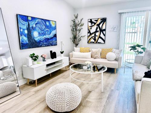 Las Vegas Villa | Single Story Vila China Town Gem 3bedroom 2 bath 3 min to Strip