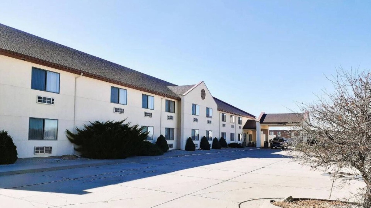 Ulysses Hotel | Single Tree Inn Hotel O