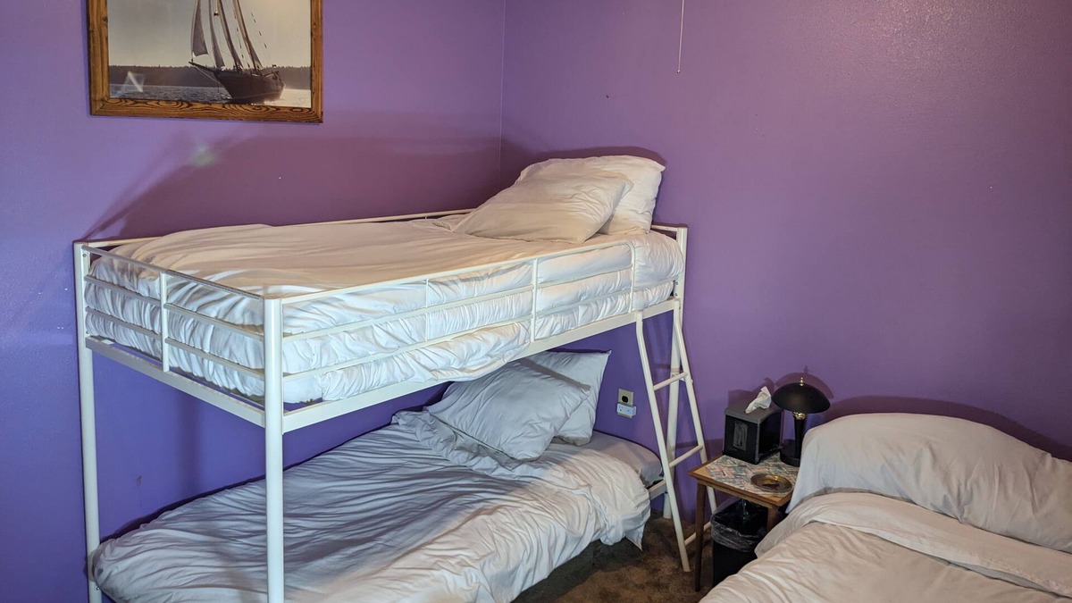 Nordland Cabin | Single twin bed in Shared room, water view/access, Mini Fridge, pets, Fire pit.