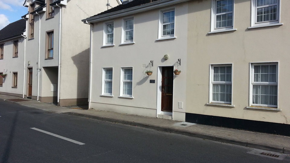Keshcarrigan House | Sionna - 3 Bedroom Town House in Delightful Village of Keshcarrigan Co. Leitrim