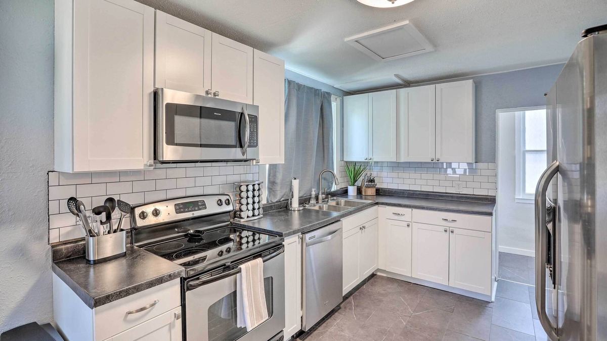 Folsom's Addition House | Sioux Falls Abode w/Fire Pit - 1 Mi to Dtwn!
