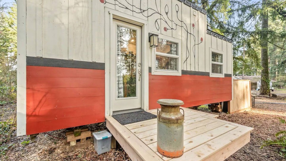 Sherwood Apartment | Sip and Stay Here! Close to Oregon Wineries - Unique Northwest Vacation Rentals