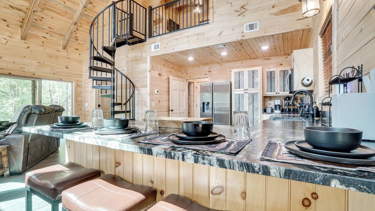 Cleveland Cottage | Sip, Hike & Explore: Sleek Retreat in Cleveland!