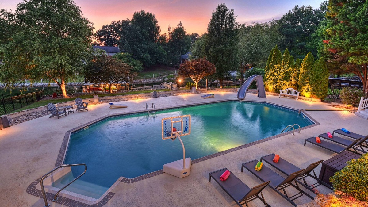 Westport Villa | Sip, Sip Away by AvantStay | Pool + Hot Tub
