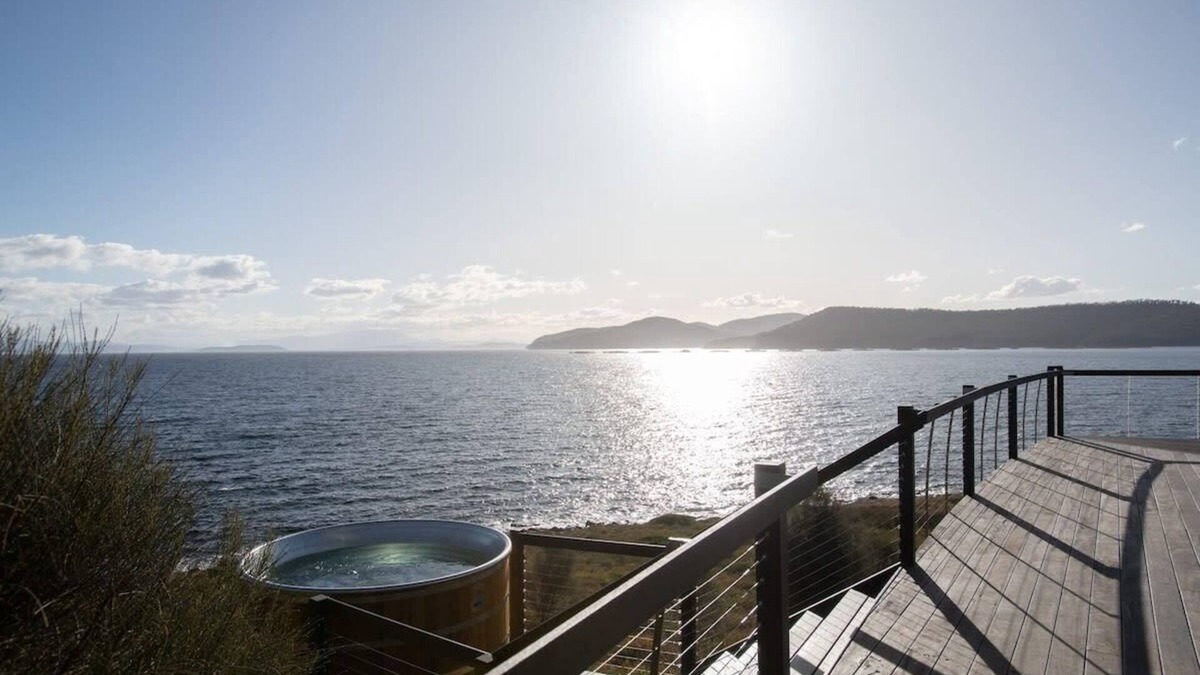 White Beach House | Siren Tasmania Summar