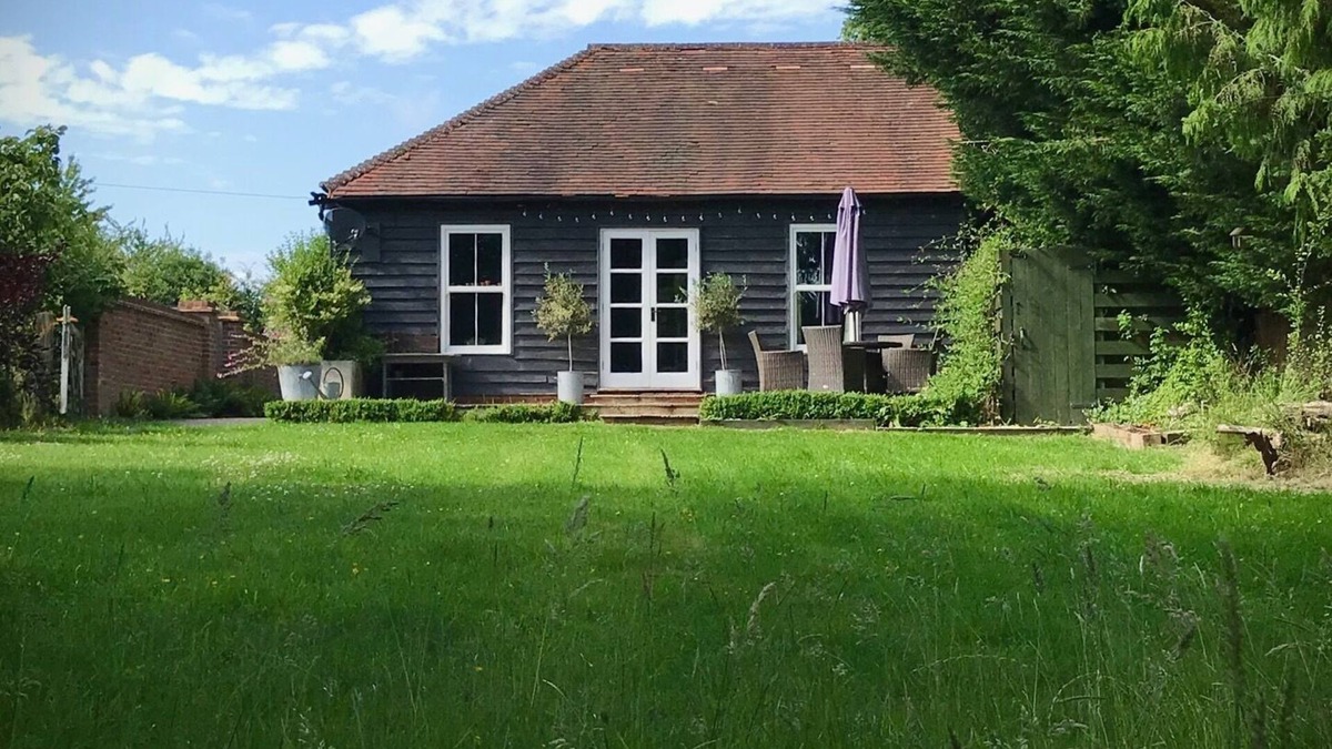 Abbess Roding House | Sissinghurst Stables in the Garden of England, sleeps 5, large enclosed garden.