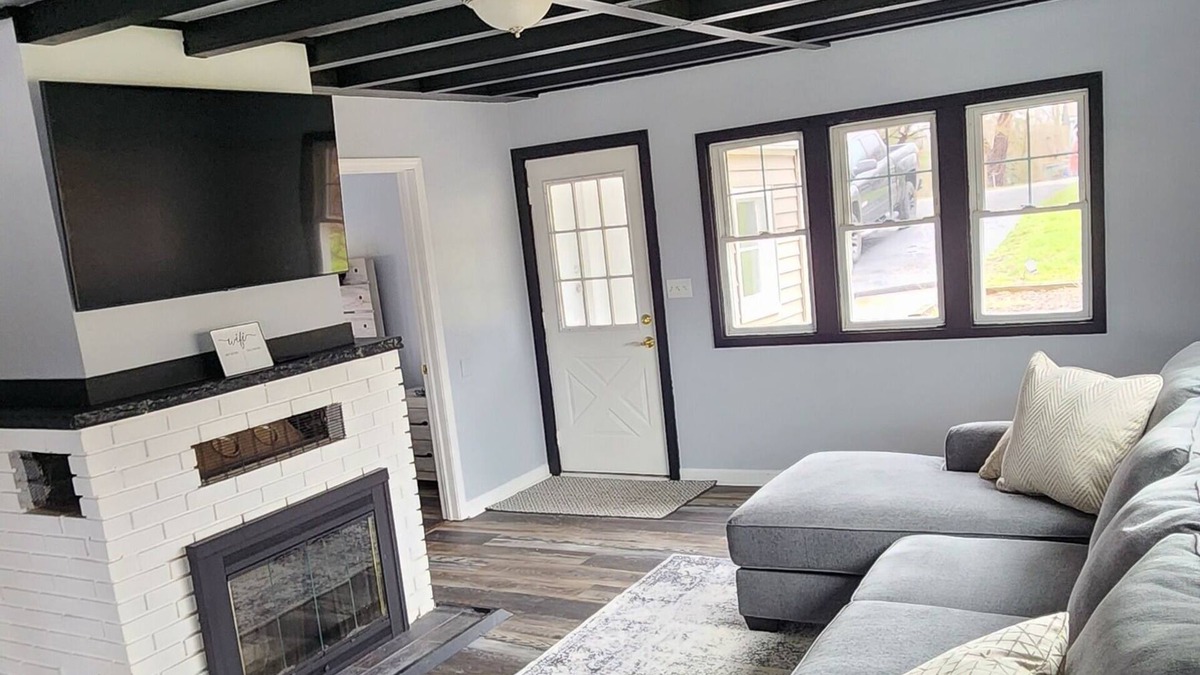 Newbury House | Sit back or jump in at our Restful Lake Getaway! Close to Restaurants and Parks!