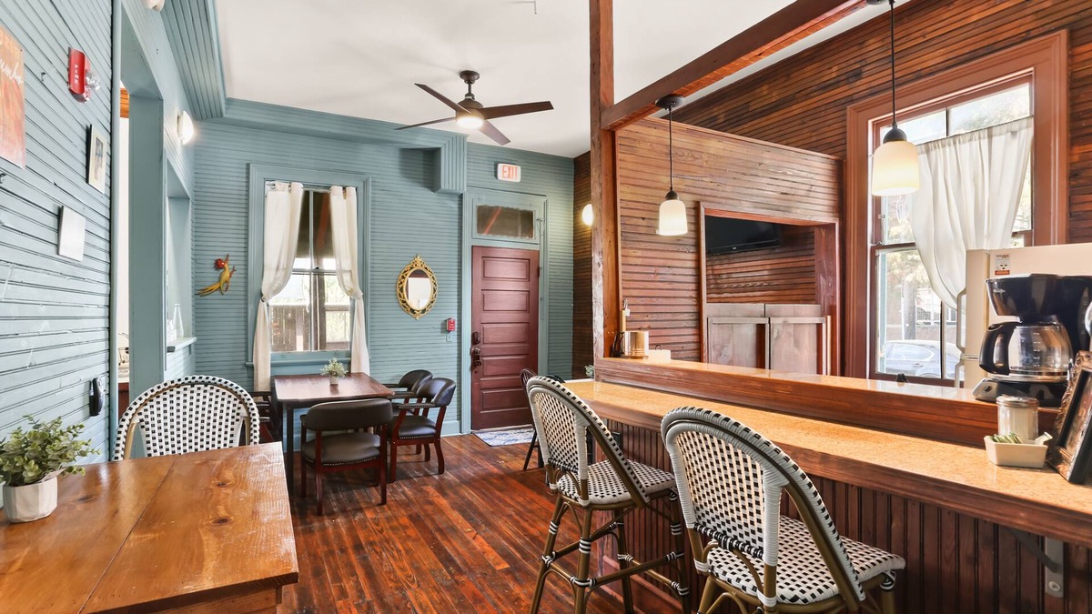 Mid-City Bed & Breakfast | Site 61 Guesthouse