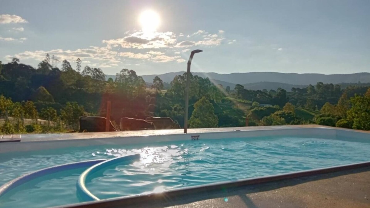 Lambari House | Sitio Ambar, a 5 km dos Parques, Local Completo com Piscina Para sua Família