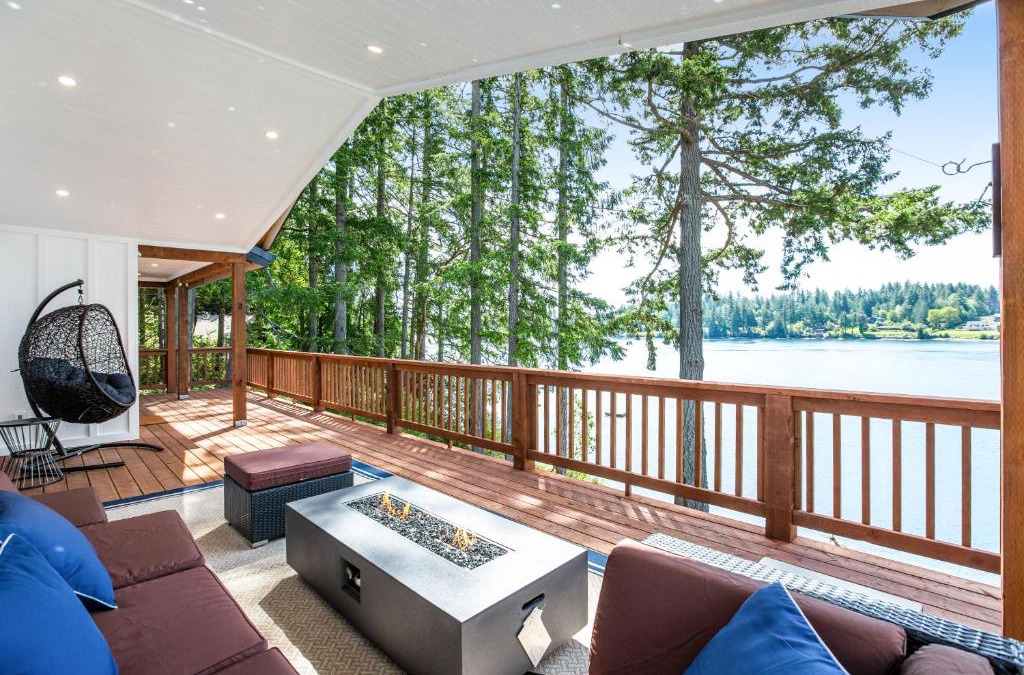 Agate House | Sittin' On the Dock