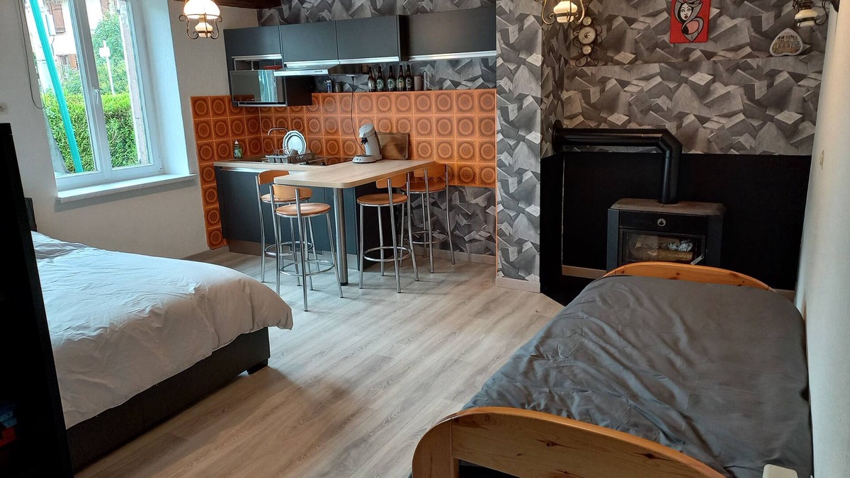 Plaine Apartment | Situé à Champenay le Gite de La Falle Vous Propose un Studio Tout Équipé