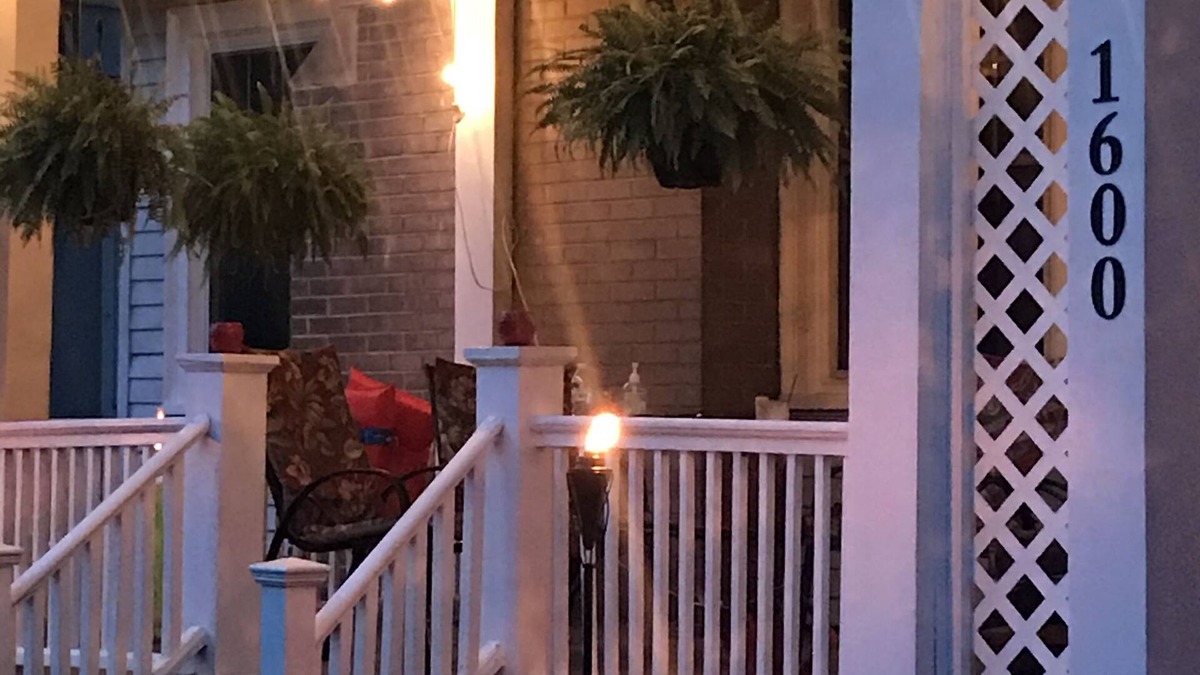 Trenton House | Situated directly on the Delaware River on the Island within historic Stacy Park