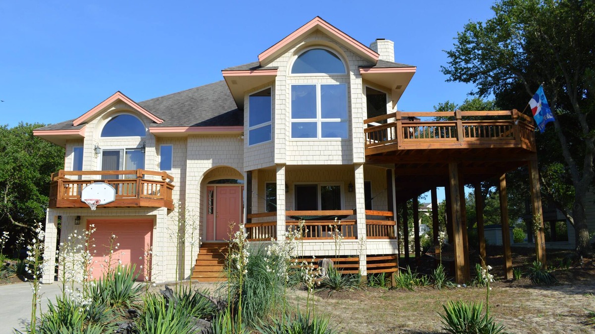 Monteray Shores House | Situated for an Active or Relaxing Beach Vacay-Close to It All-NO Other Fees