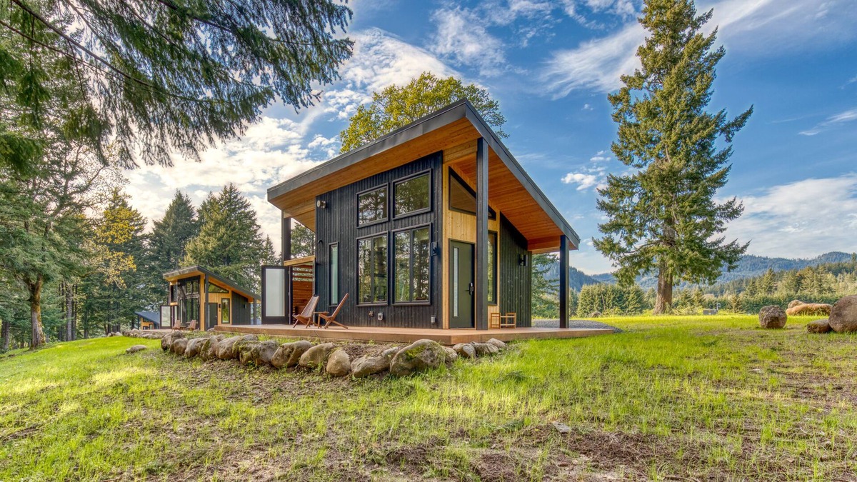 Stevenson Apartment | Six cabins on 100 acres in the Gorge with geothermal hot tubs, decks & views