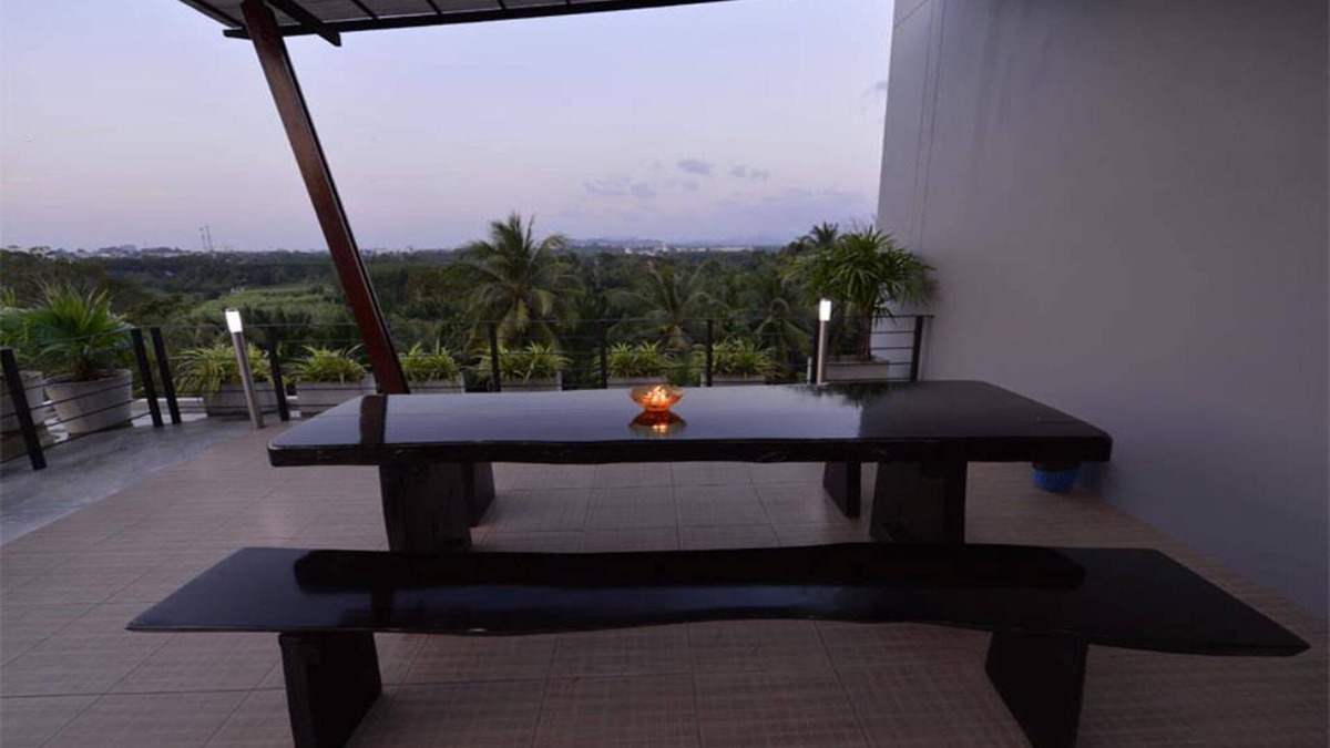 Trang Hotel | Sixty Six Place Hotel