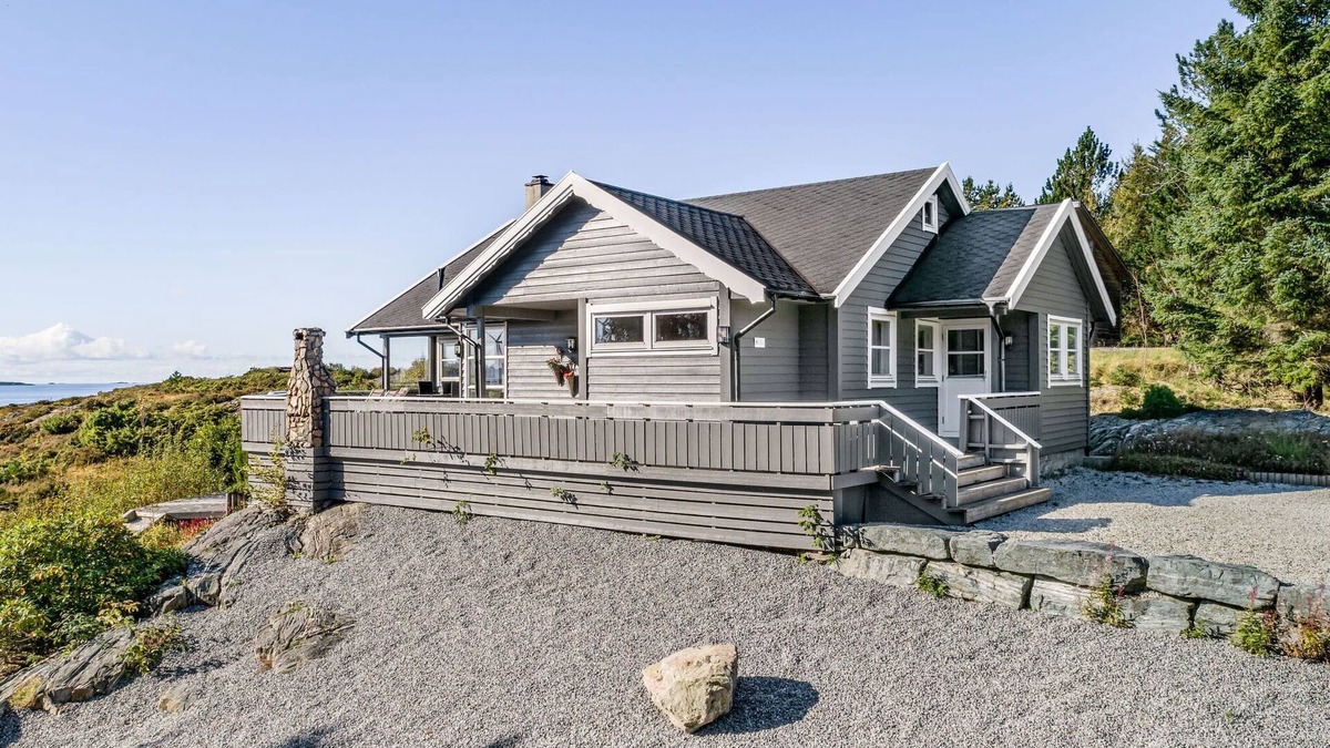 Lammetu House | Sjøbuvågen by Interhome