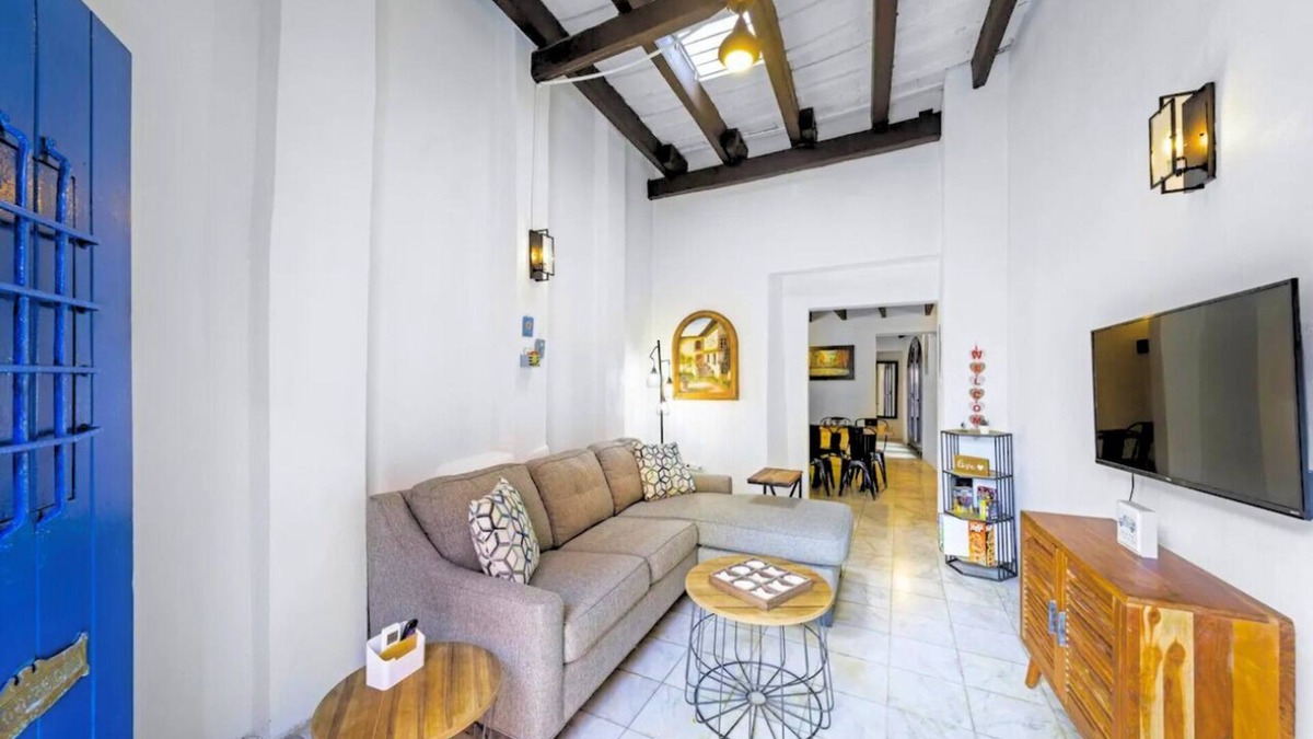 Puerta de Tierra Villa | SJB-Iconic Spanish Colonial 1 Bedroom Old San Juan