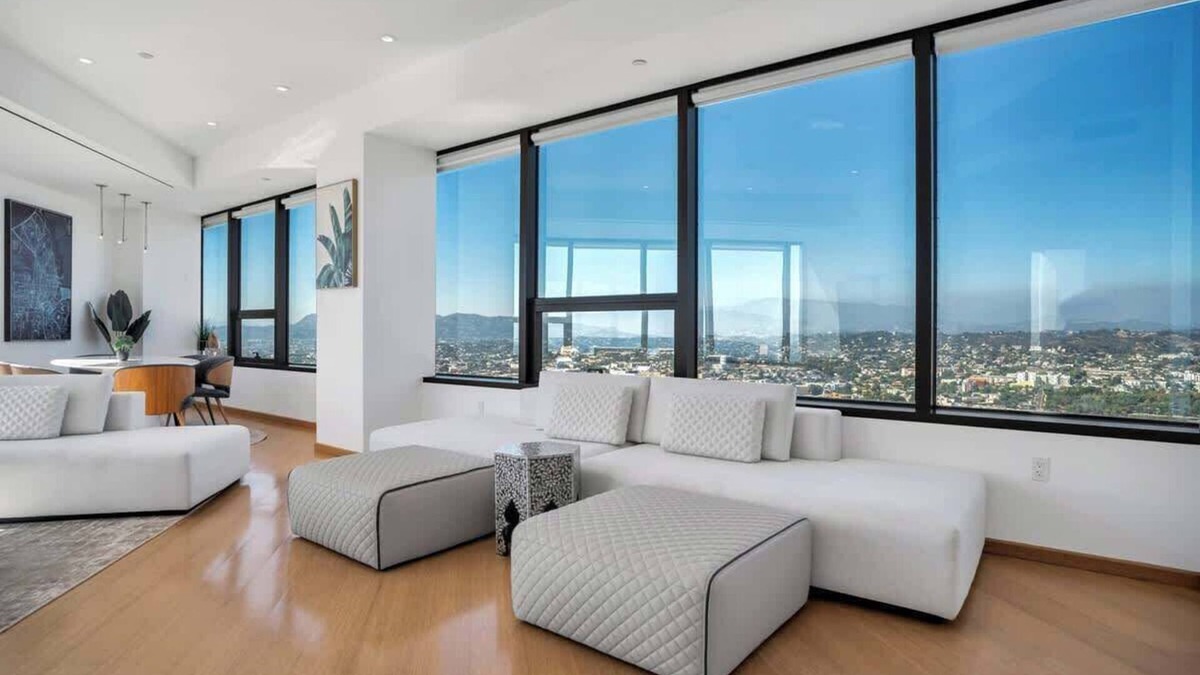 City West Apartment | SK Living | DTLA | 33rd Floor | Sky High | Views