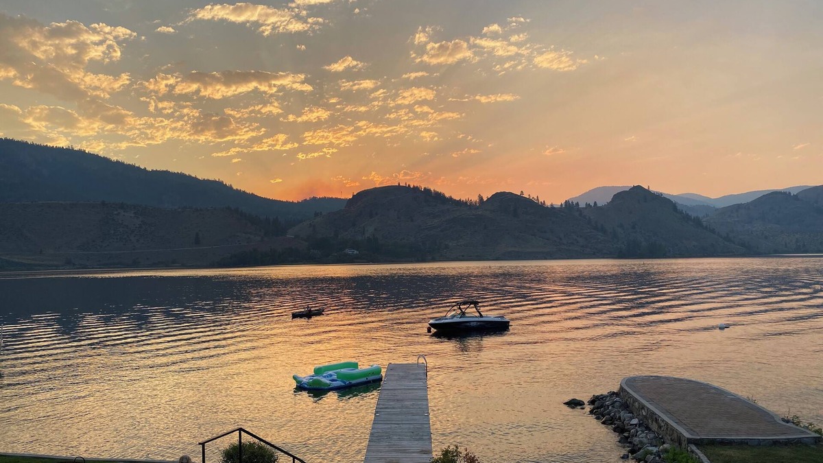 Okanagan-Similkameen House | Skaha LakeFront BnB: Your Lakefront Home-Away-From-Home