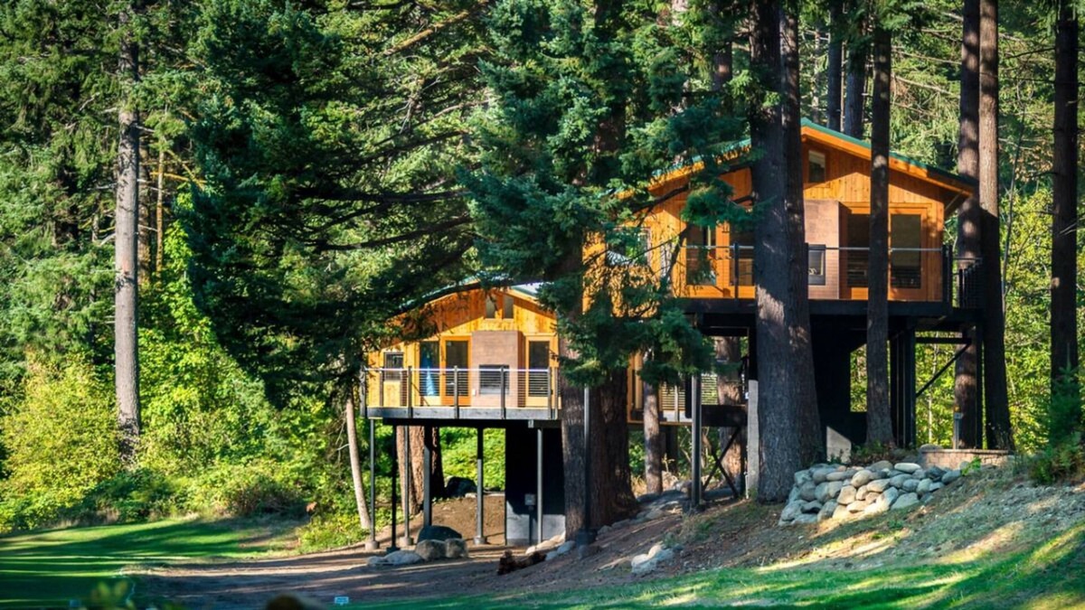 Stevenson House | Skamania Lodge, Free Parking, Onsite Pool, Spa, Hot Tub, Golf