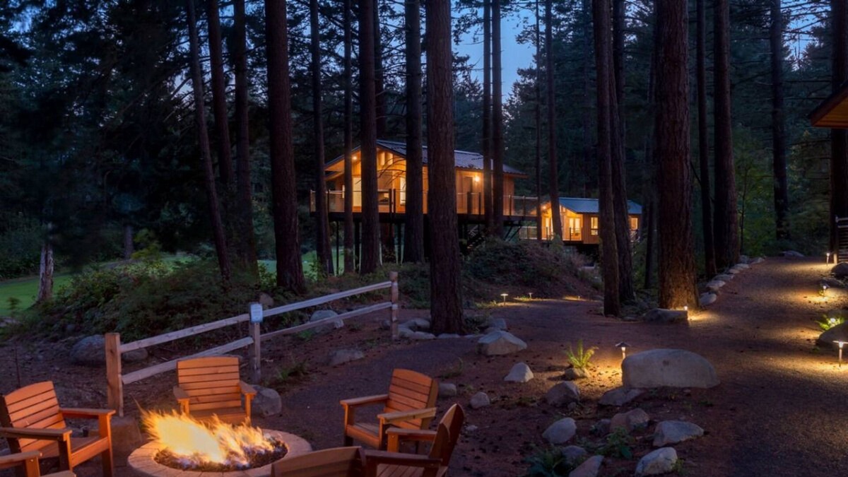 Stevenson House | Skamania Lodge, Onsite Pool, Free Parking, Spa, Hot Tub