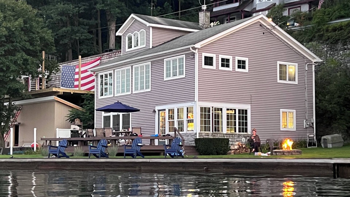 Town of Sempronius House | Skaneateles Lake House on the Water
