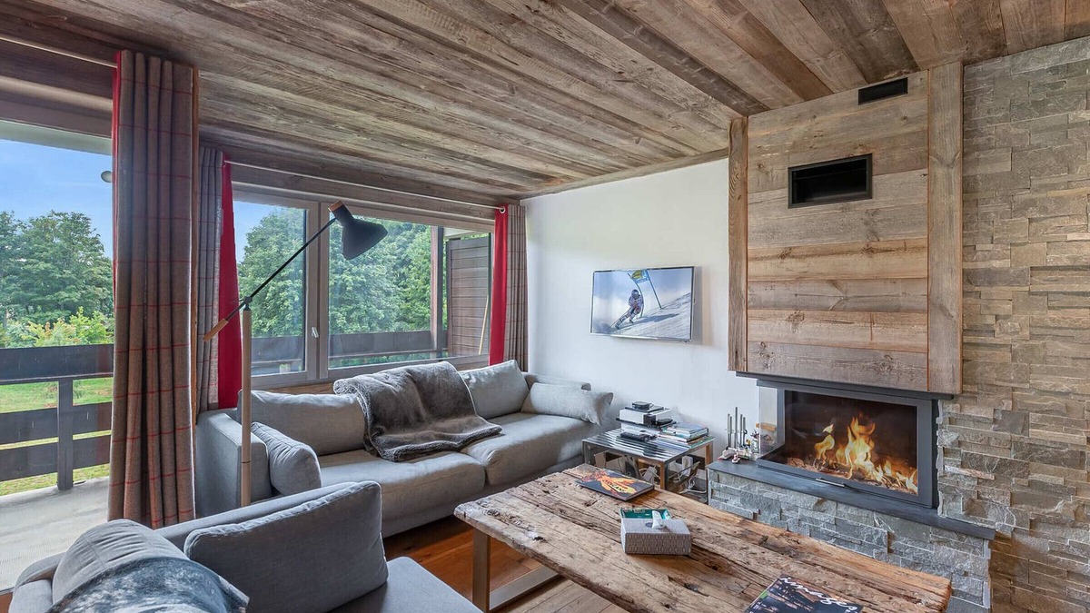 Le Planellet Apartment | Ski and Golf Retreat: Cozy 2BR Megève Apartment with Fireplace