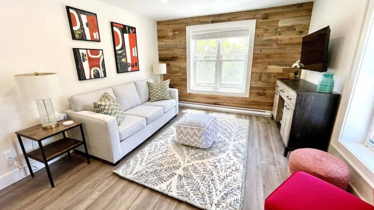 Meaford Apartment | "Ski" at Hills Meaford | 2BD Suite + Bunk Beds