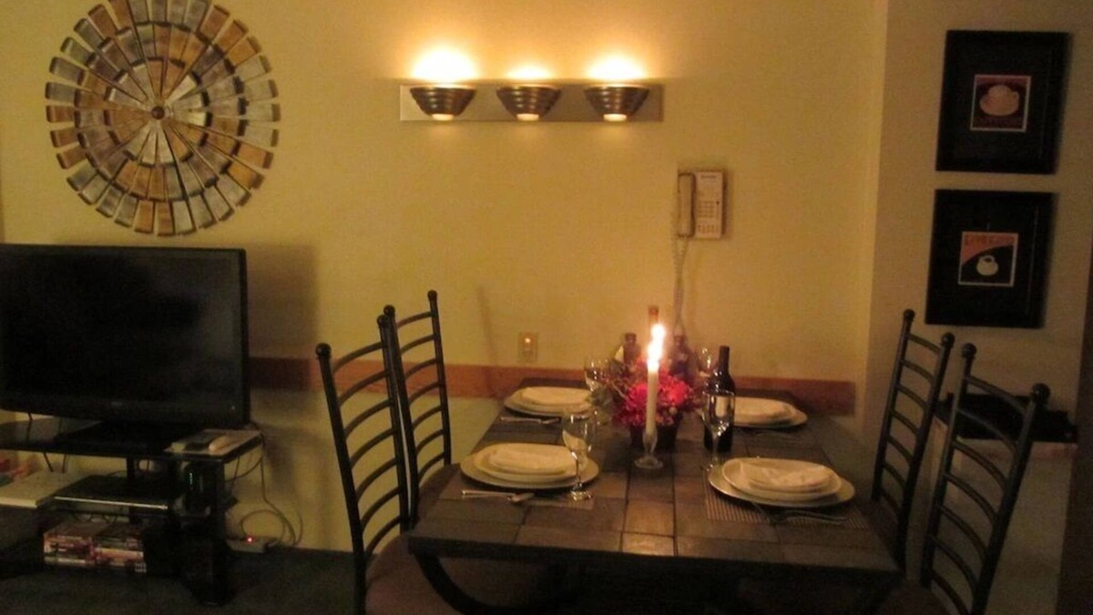 Snowshoe Condo | Ski, Board, Tubing, Mtn Biking, inside/outside pools, Snowshoe, Silver Creek