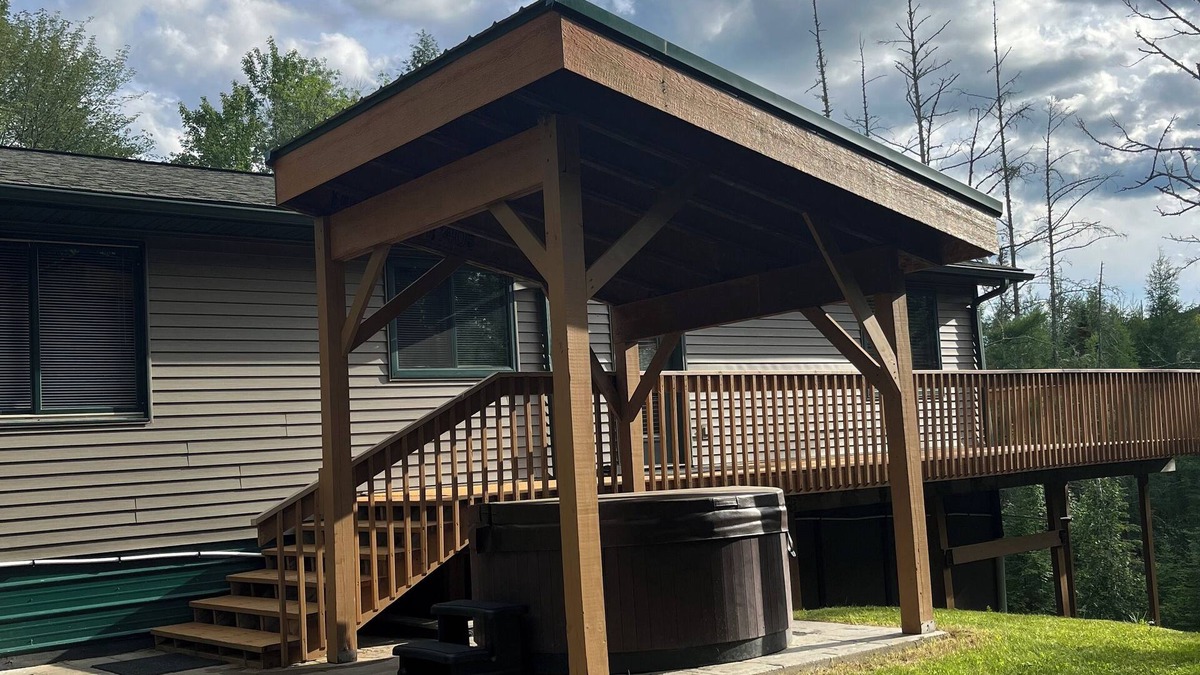 Stambaugh House | Ski Brule with Hill view and HotTub!