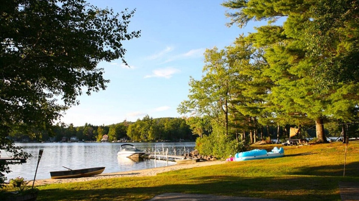 Mount Sunapee House | Ski by day.Stargaze at the lake by night
