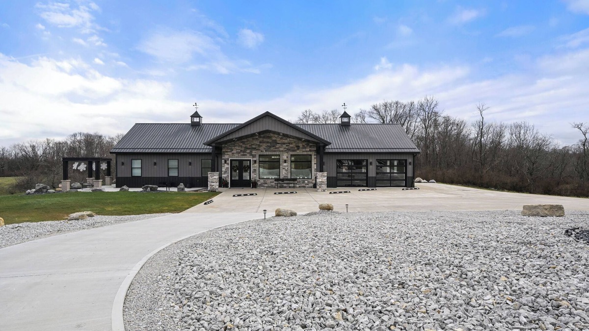 Aurora House | Ski, Casino,Concerts! Lawrenceburg has it all!